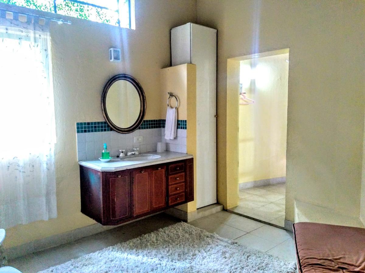 Villa Serena Bed & Breakfast Embu Exterior photo